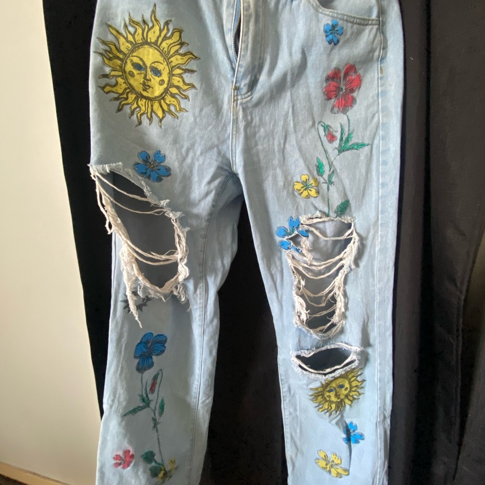 Embroidered Light Blue Distressed Jeans